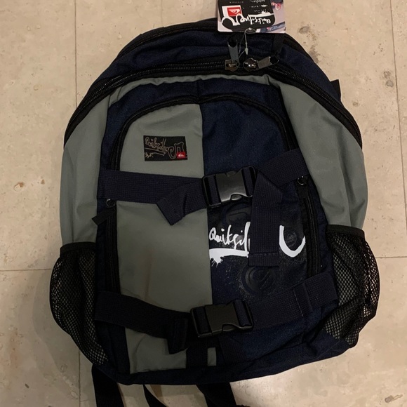 **NEW** Boys’ Quiksilver Backpack - Picture 1 of 7